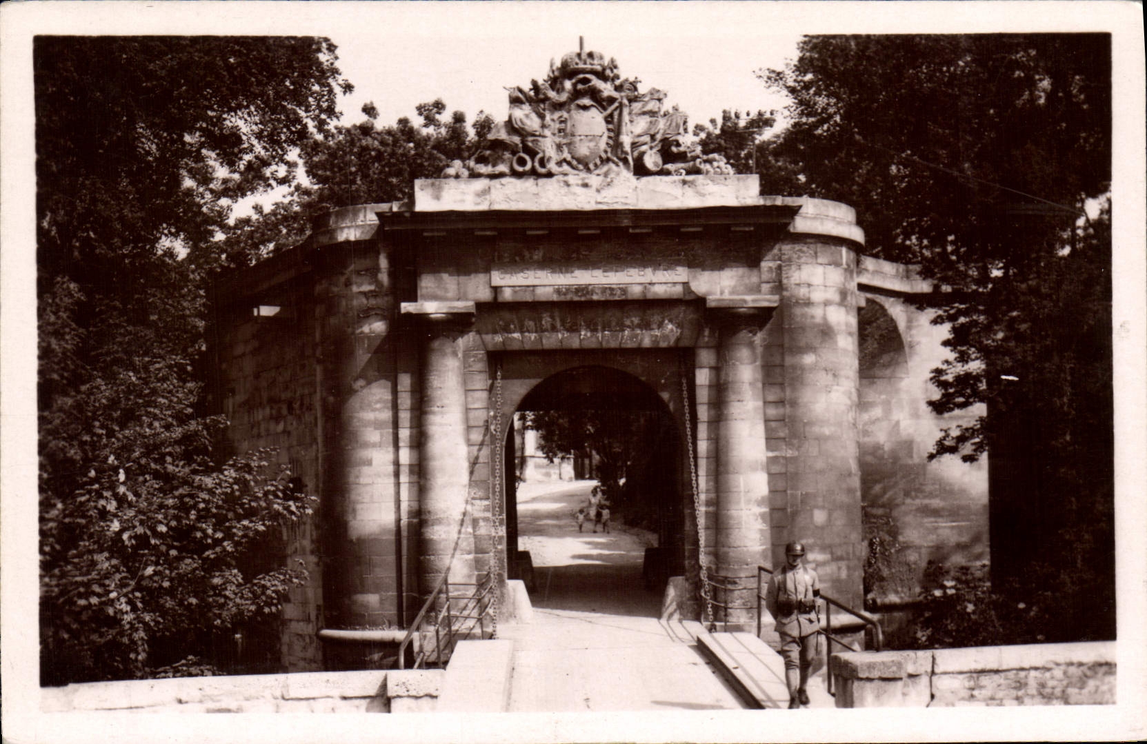 CPA Caen Poterne du Chateau 