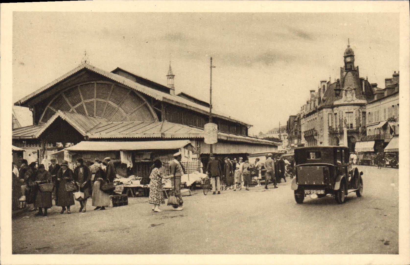 CPA Trouville la Reine des Plages la Poissonnerie