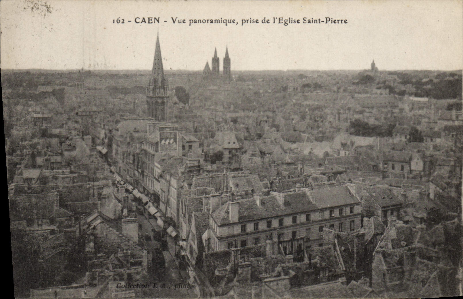 CPA Caen vue panoramique prise de l'Eglise Saint Pierre