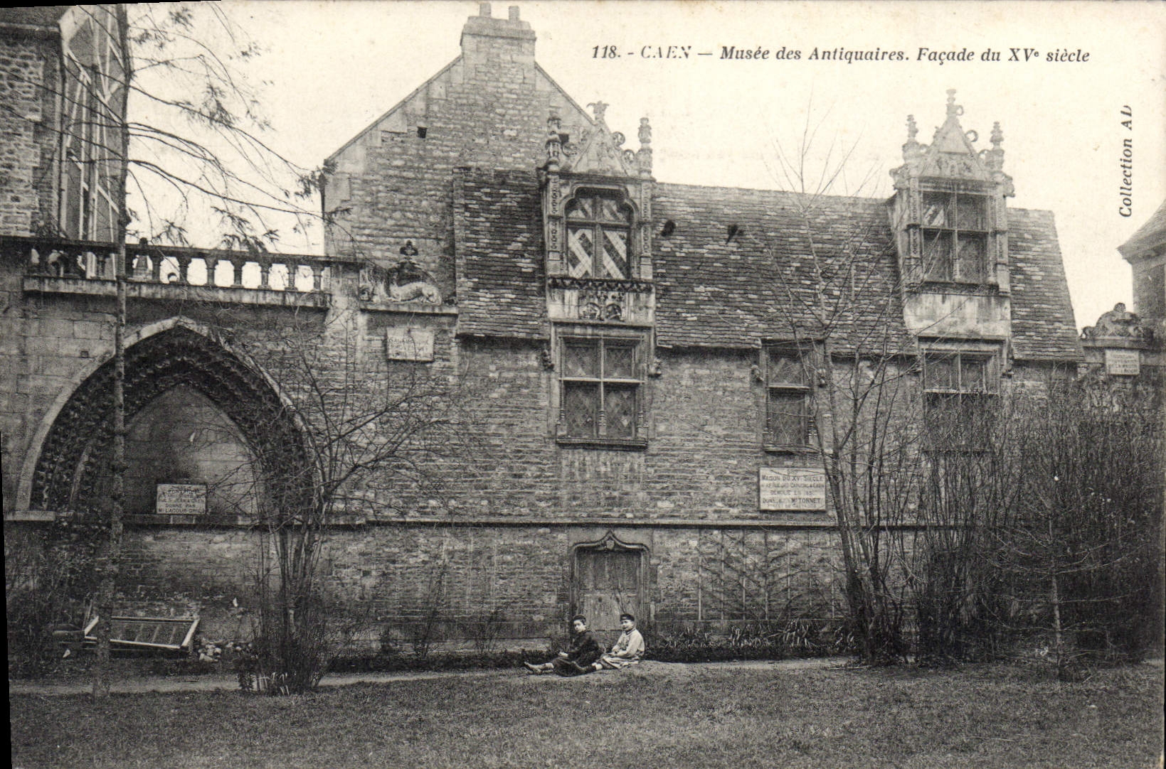 CPA Caen Musee des Antiquaires facade du XV siecle 