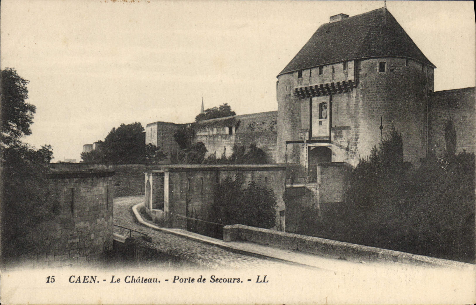 CPA Caen le chateau Porte de Secours 