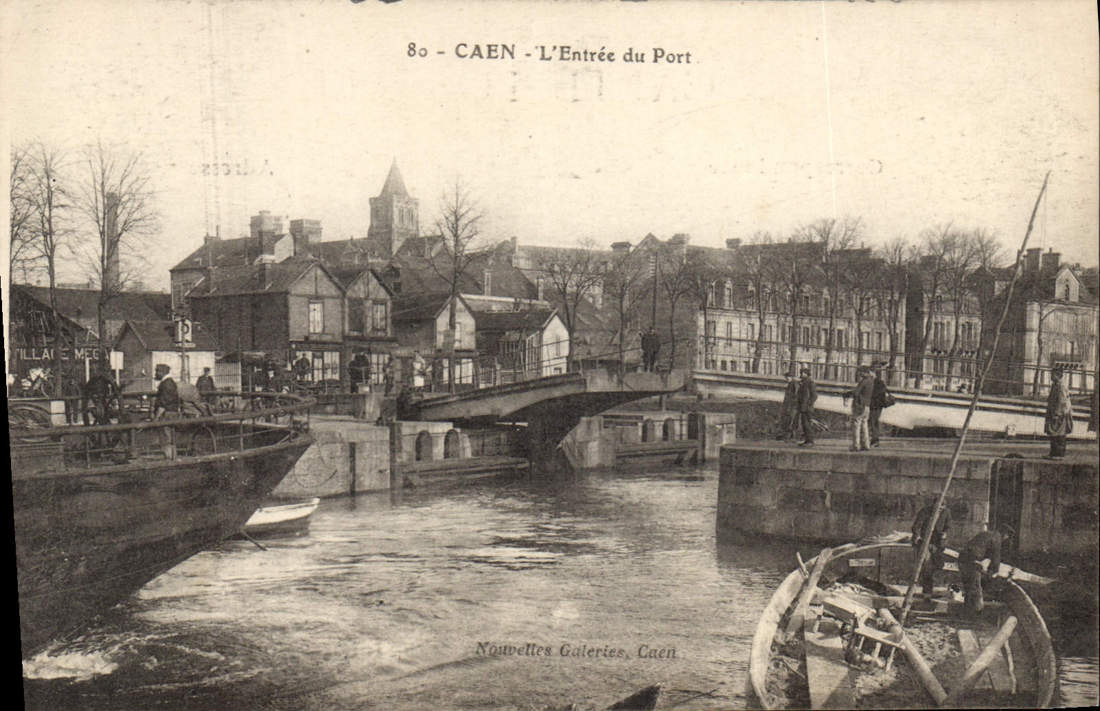 CPA Caen l'entree du port 