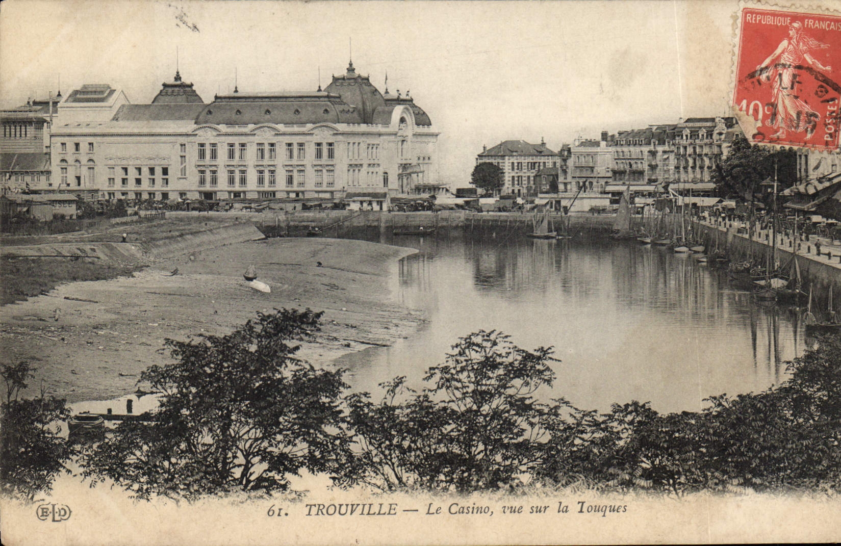 CPA Trouville le Casino rue sur la Touques