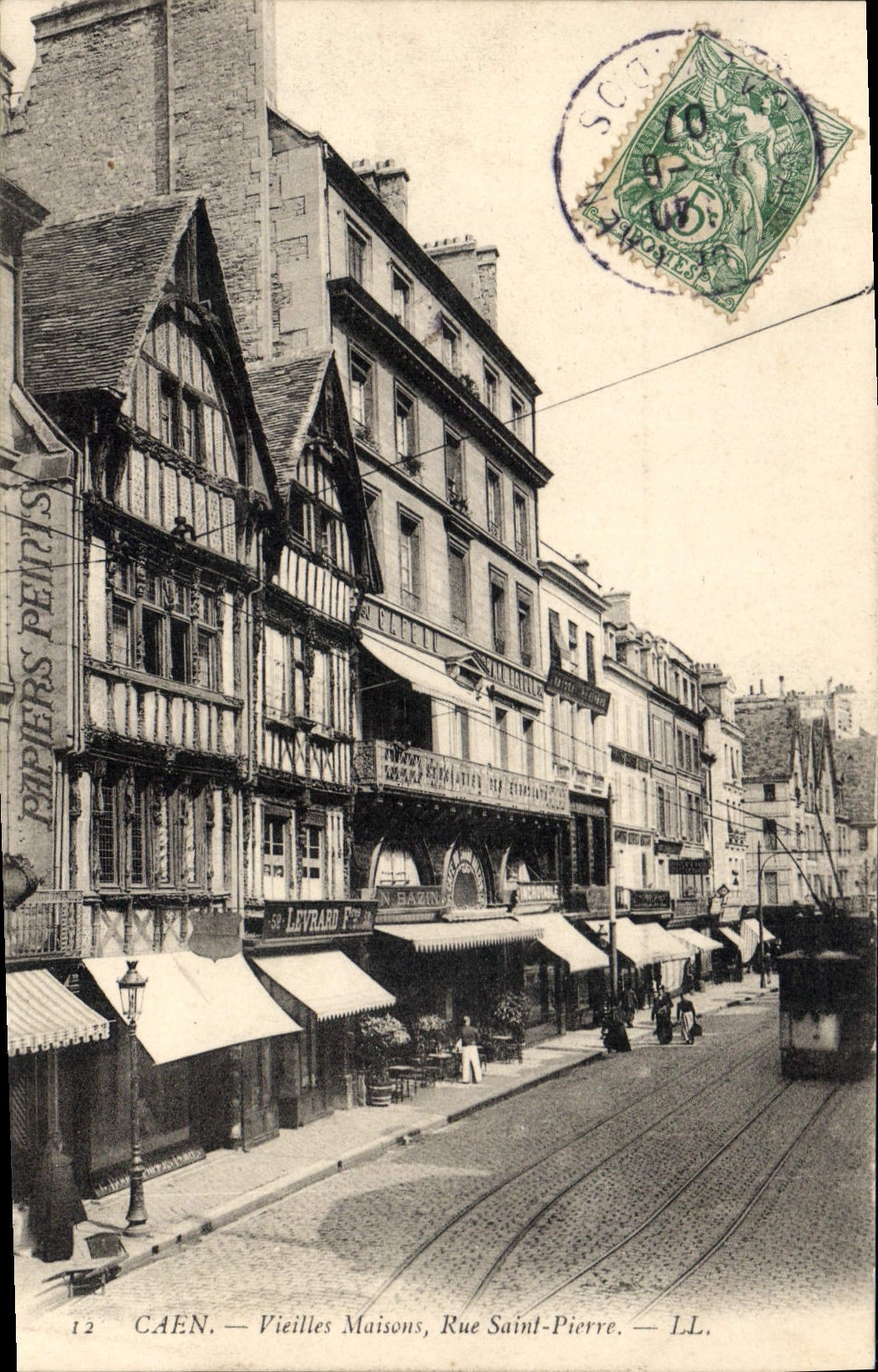 CPA Caen Vieilles Maisons rue Saint Pierre