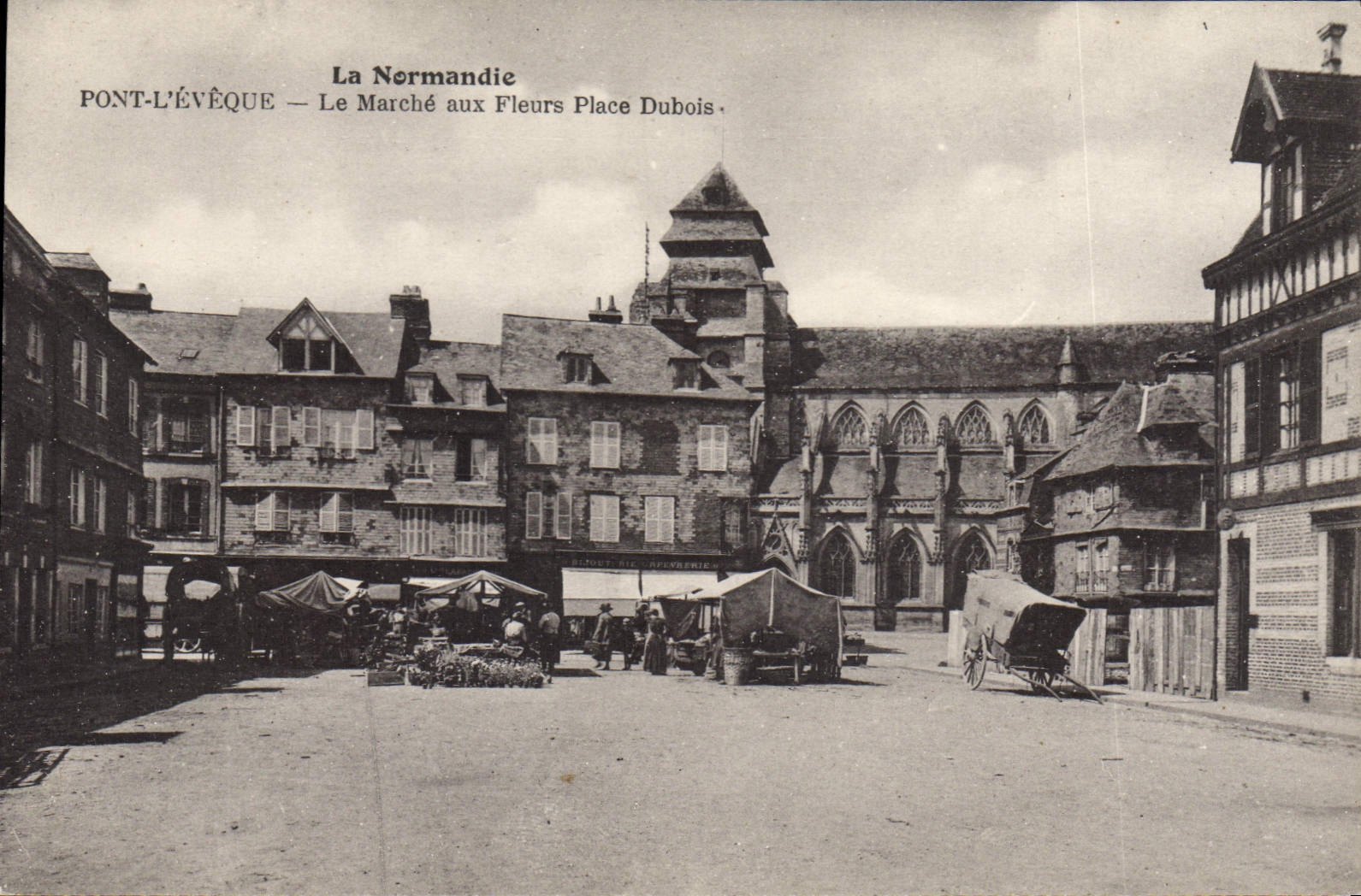 CPA Normandie pont l'Eveque le marche aux fleurs place Dubois