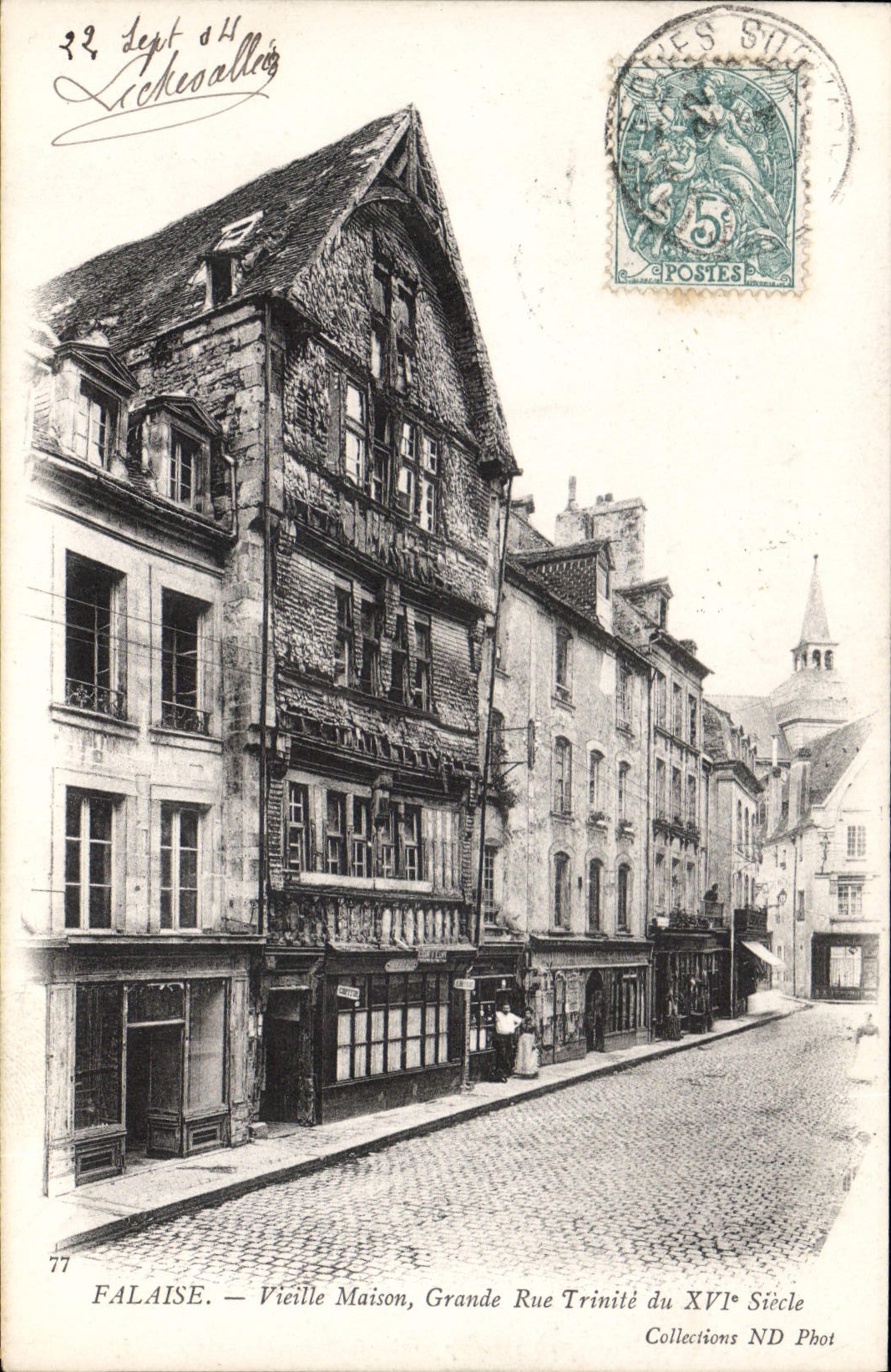 CPA Falaise Vieille maison grande rue Trinite du XVI siecle