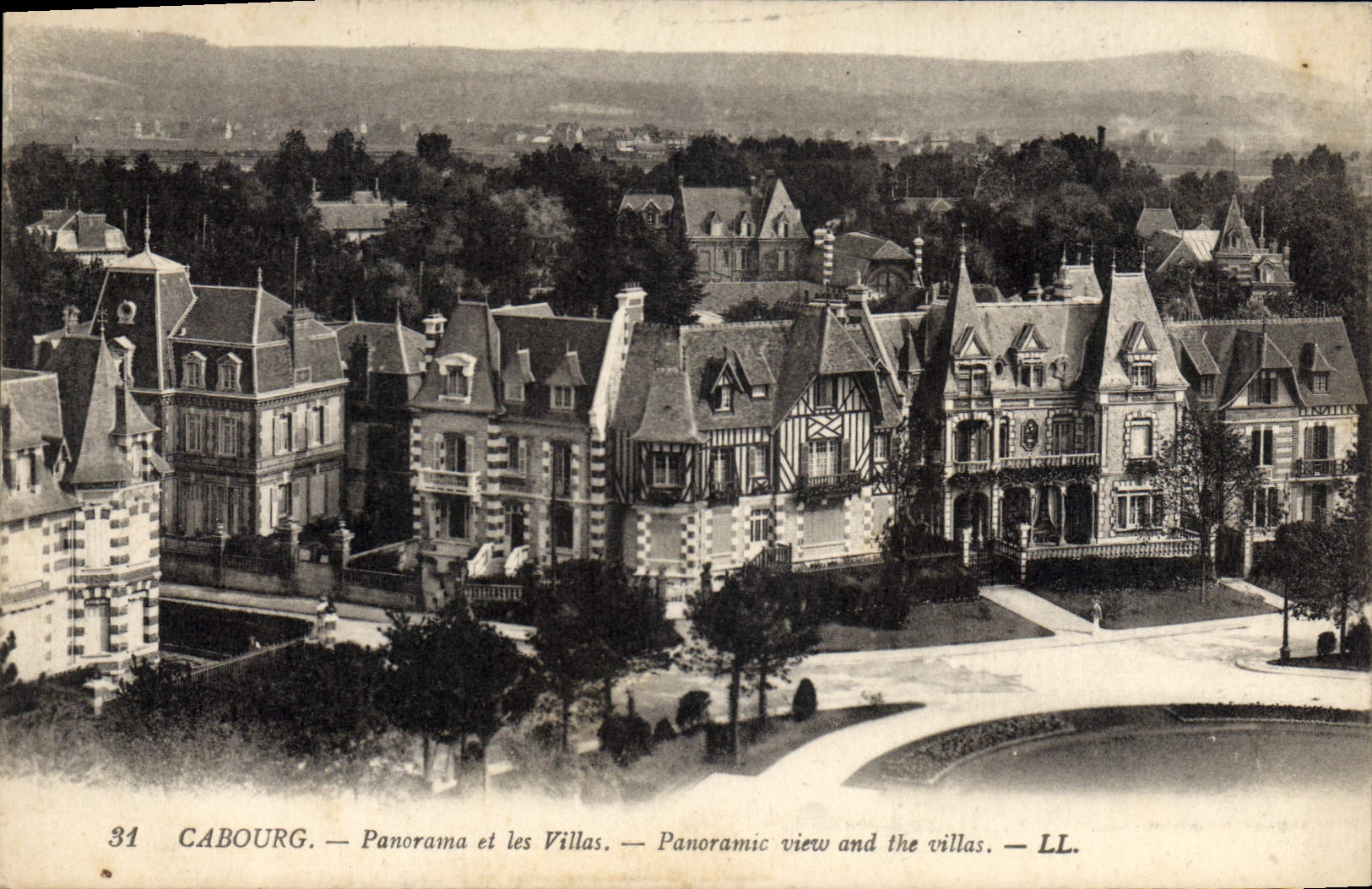 CPA Cabourg panorama et les Villas 