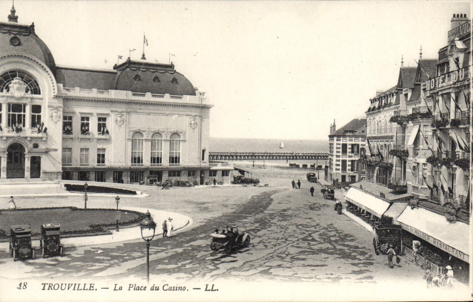 CPA Trouville la place du casino 