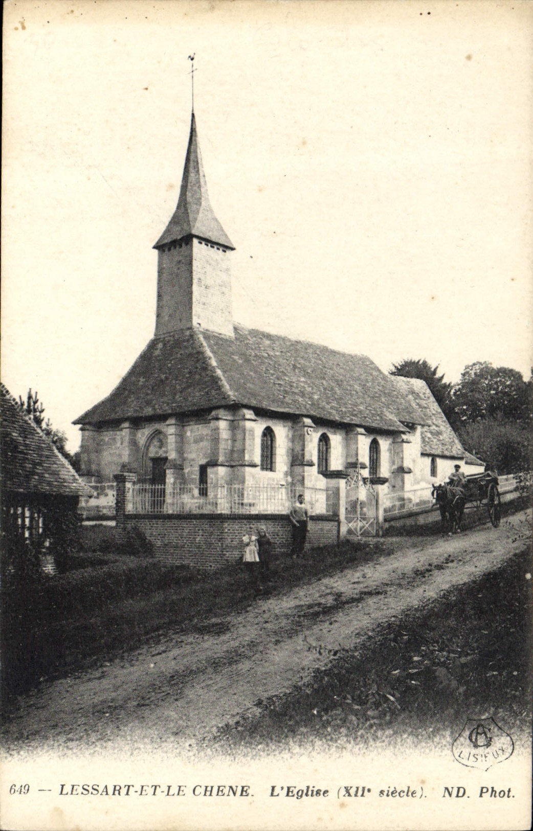 CPA Lessart et le Chene l'eglise XII siecle 