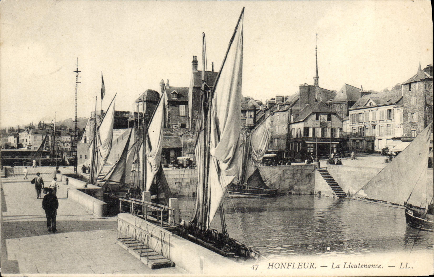 CPA Honfleur le Lieutenance 