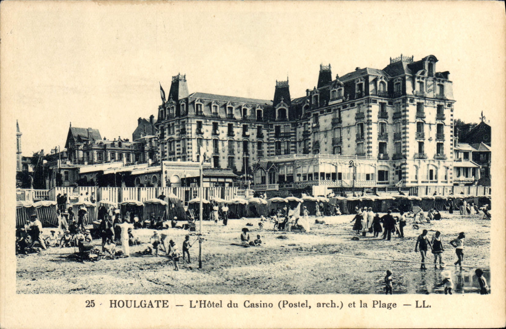 CPA Houlgate l'hotel du Casino Postel Arch et la plage