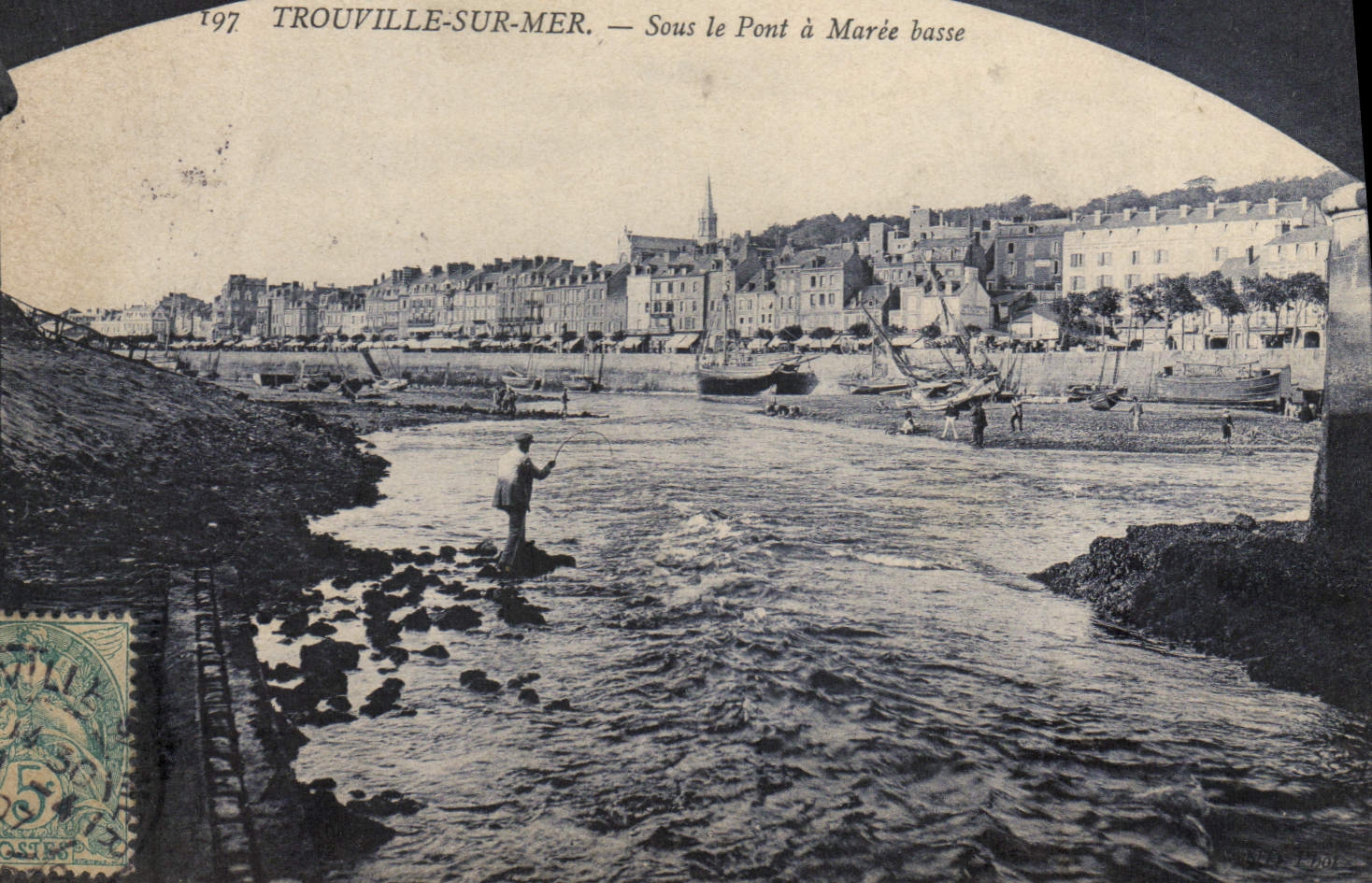 CPA Trouville sur mer Sous le Pont a Maree basse