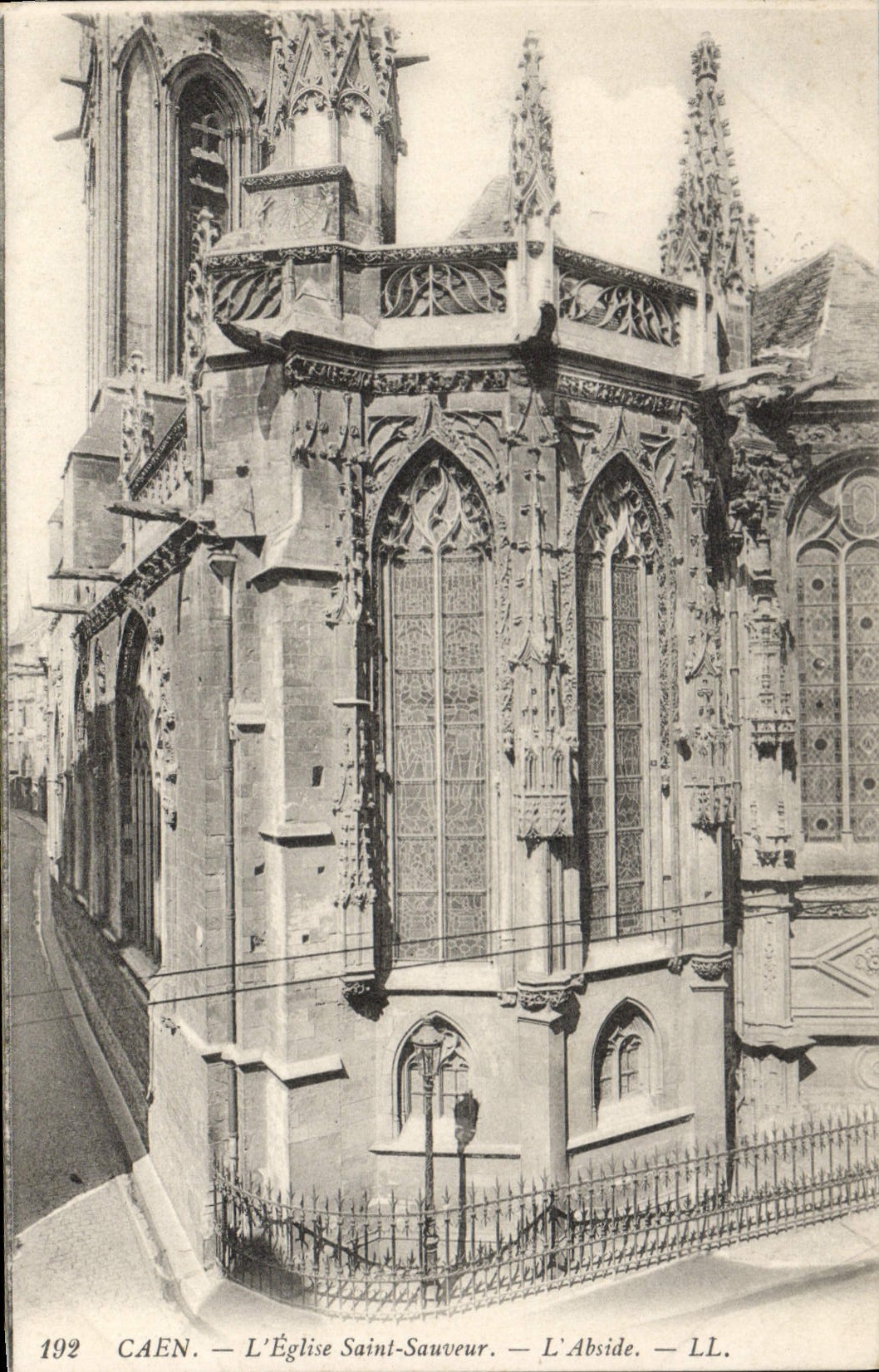 CPA Caen l'eglise Saint Sauveur l'Abside 