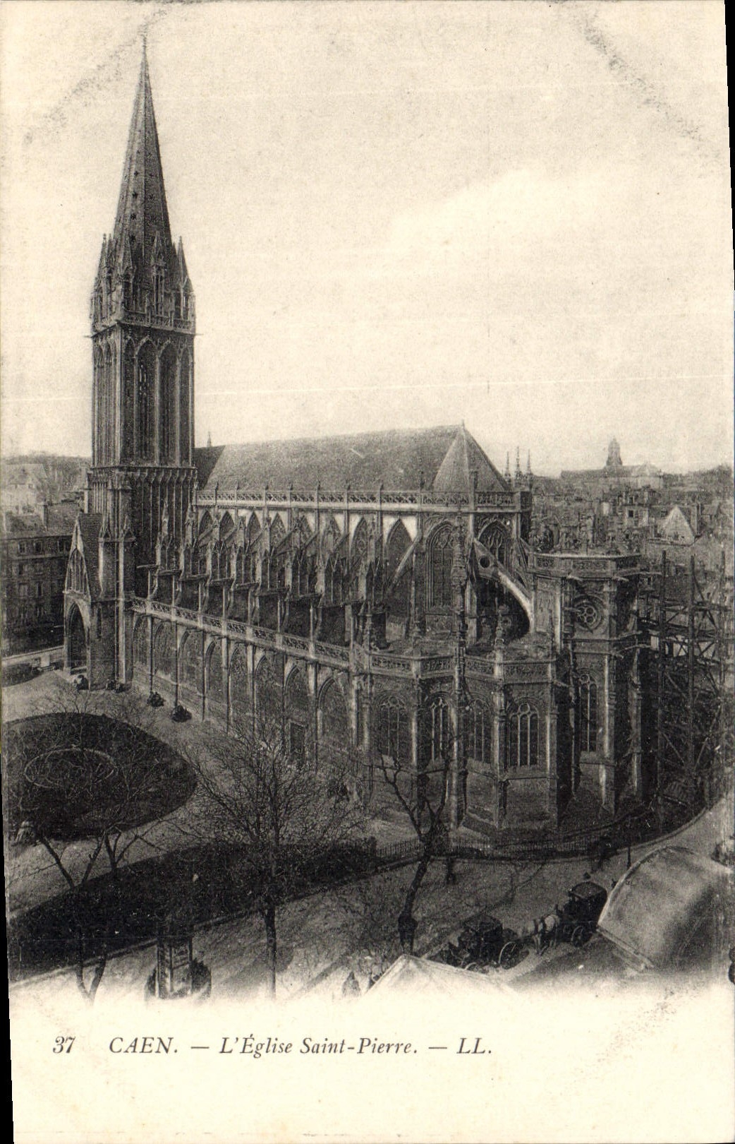 CPA Caen l'Eglise Saint Pierre 