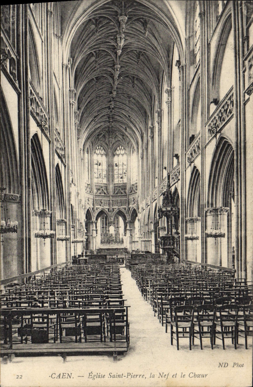 CPA Caen Eglise Saint Pierre la Nef et le Choeur