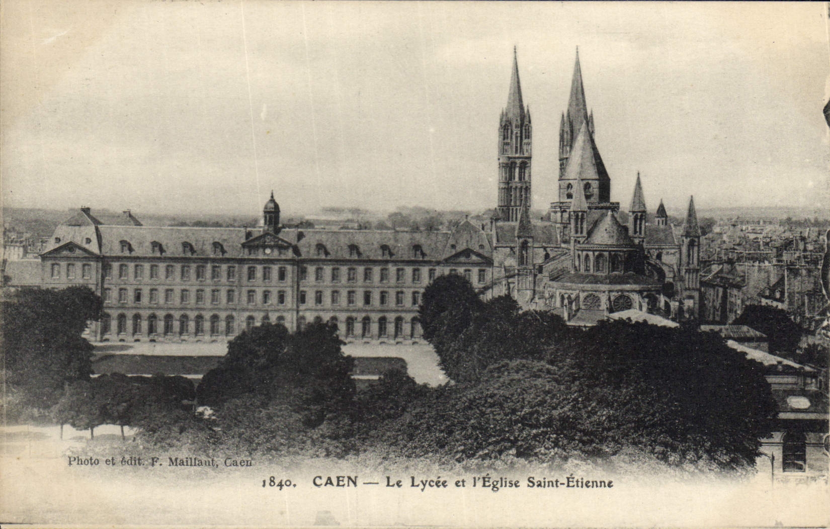 CPA Caen le Lycee et l'eglise Saint Etienne 