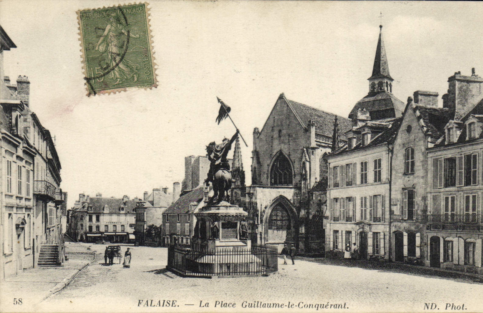 CPA Falaise la place Guillaume le Conquerant