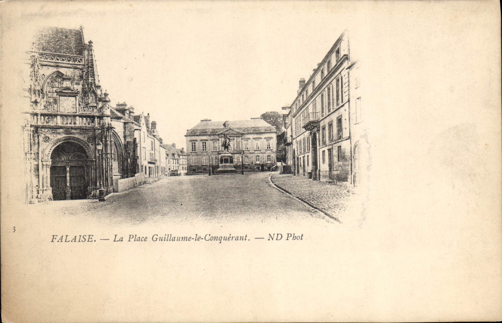 CPA Falaise la place Guillaume le Conquerant