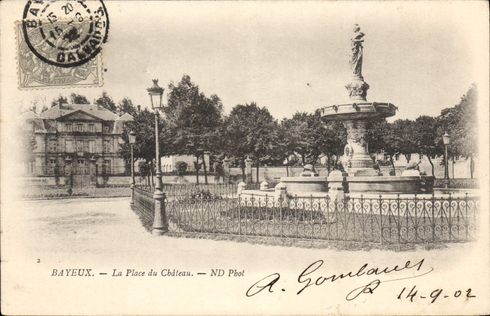 CPA Bayeux la place du chateau 