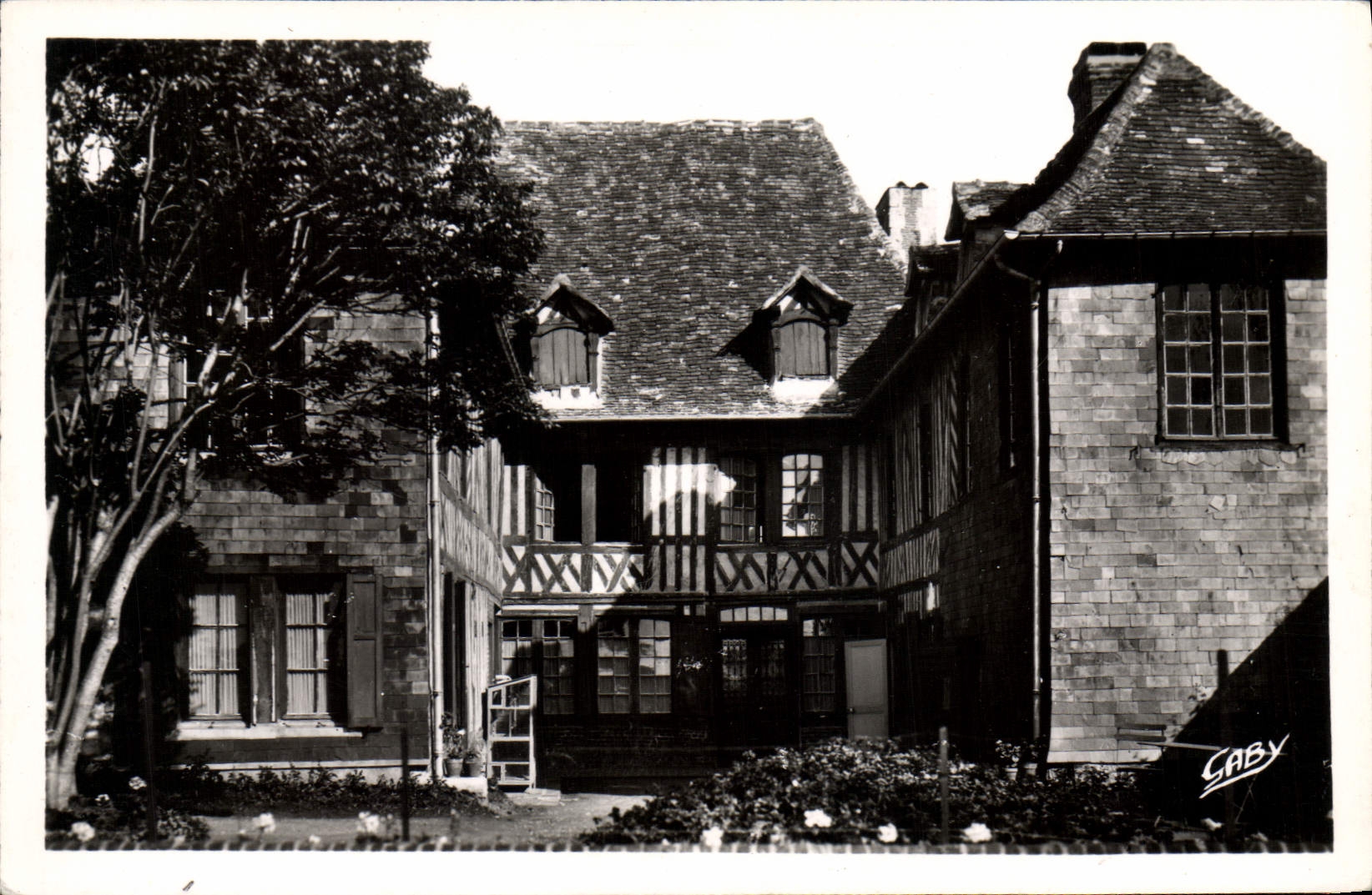 CPA Pont l'Eveque Calvados Cours Montpensier