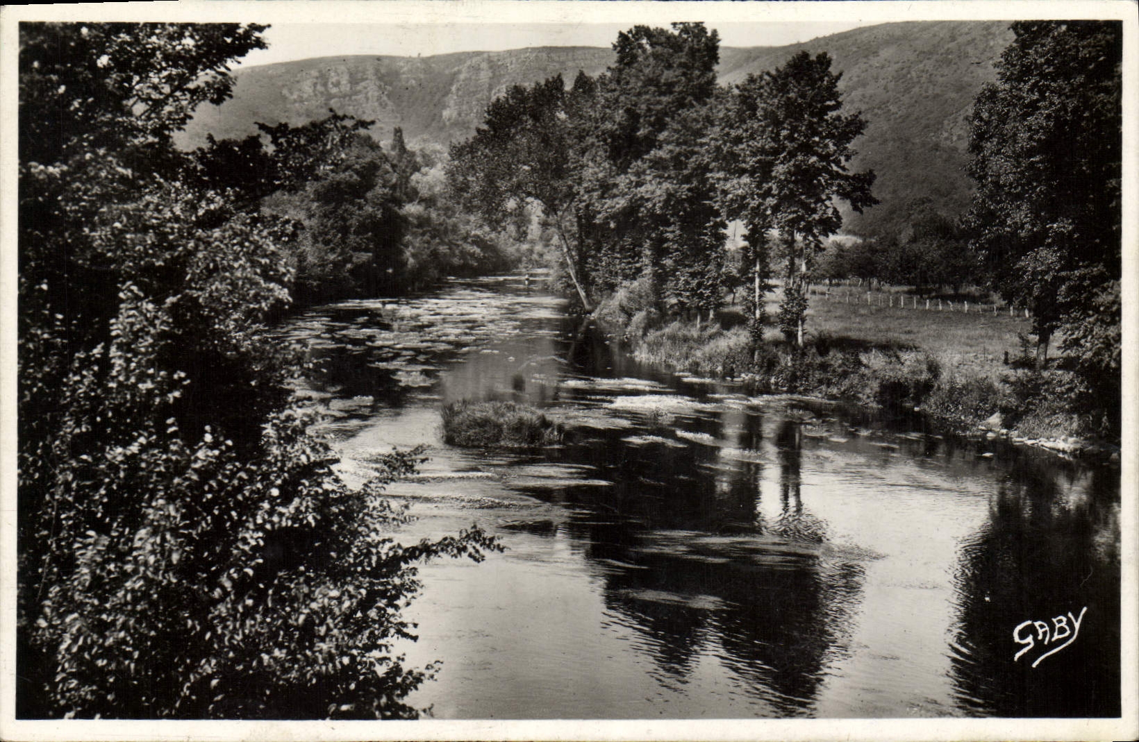 CPA Clecy Calvados les rives du Vey 