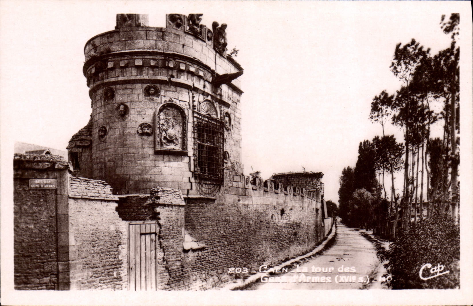 CPA Caen la tour des Gens d'Armes 