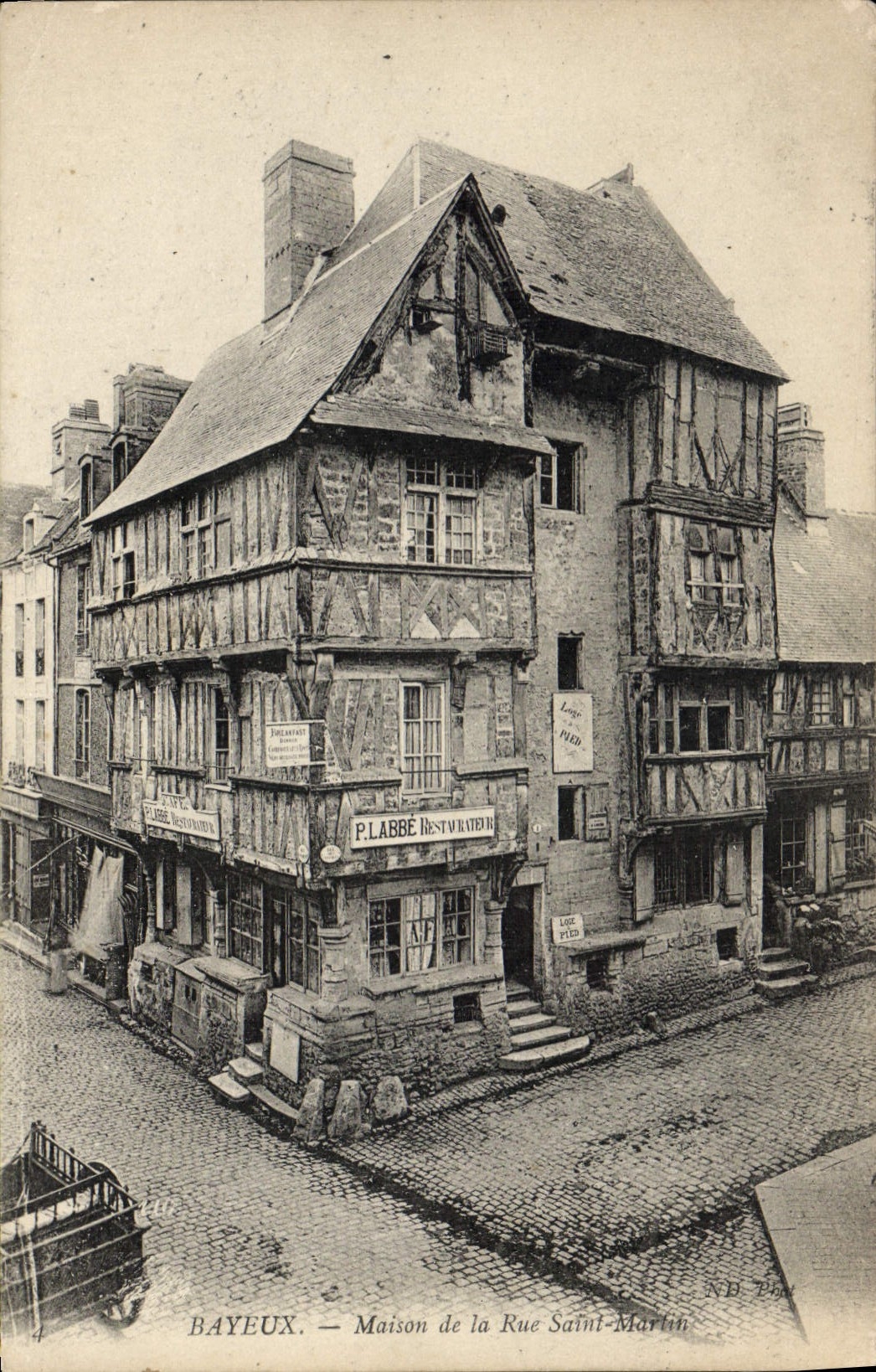 CPA Bayeux maison de la rue Saint Martin