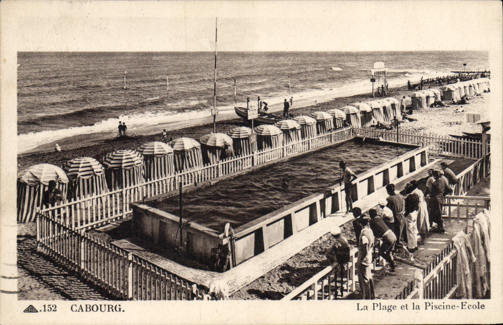 CPA Cabourg la plage et la Piscine Ecole