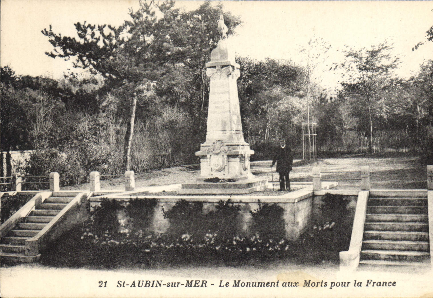 CPA St Aubin sur mer le Monument aux Morts pour la France