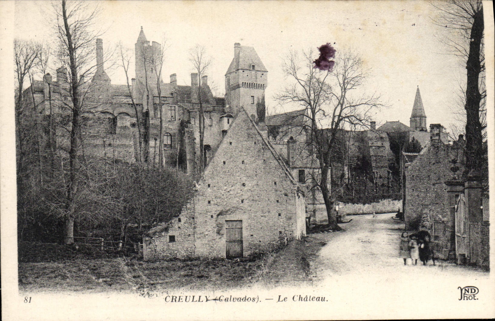 CPA Creully Calvados le chateau 