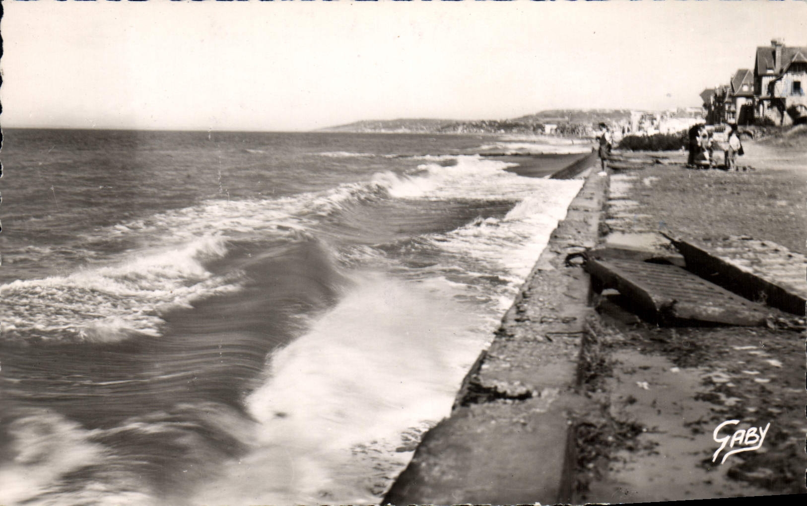 CPA Villers sur Mer Calvados Effets de vagues sur les Falaises