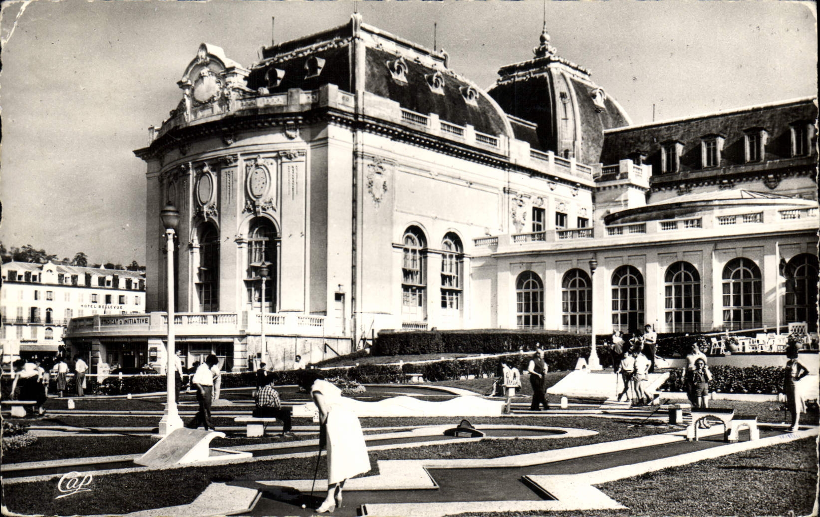 CPA Trouville Reine des plages le casino et le Gold Miniature 