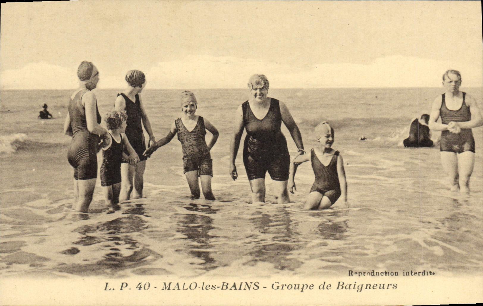 CPA L P Malo les Bains Groupe de Baigneurs 