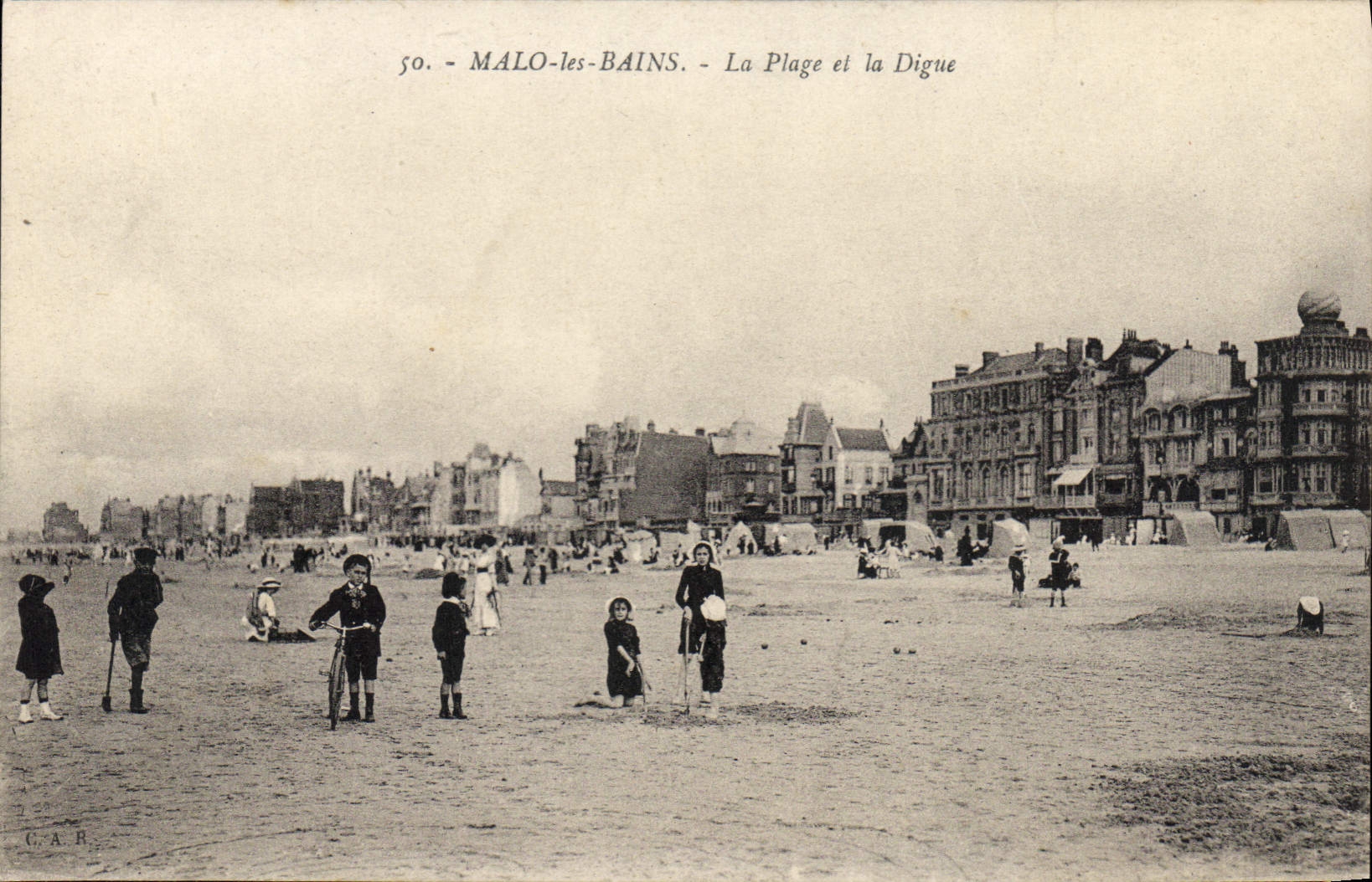 CPA Malo les Bains La Plage et la Digue