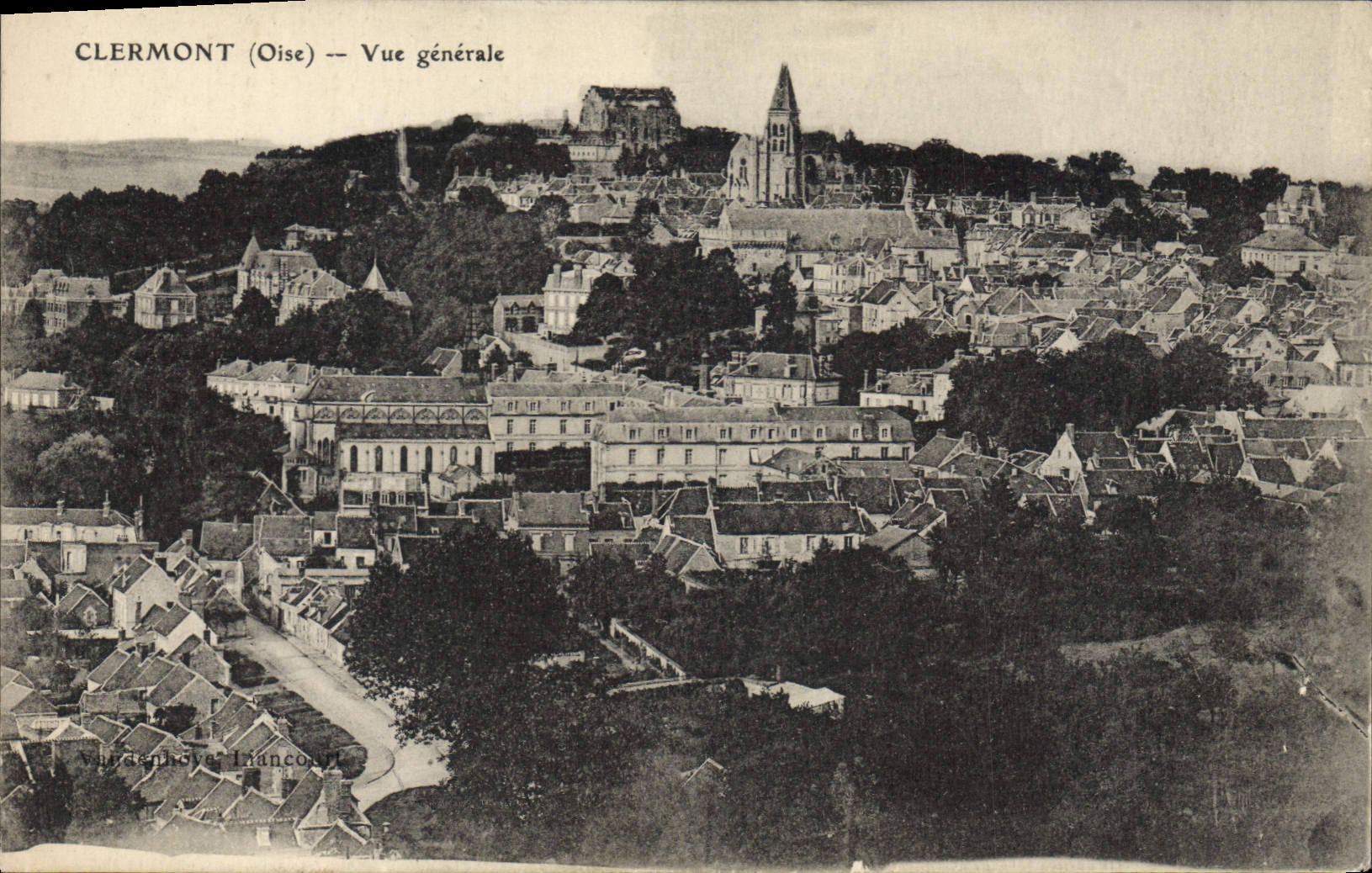 CPA Clermont Oise Vue generale 