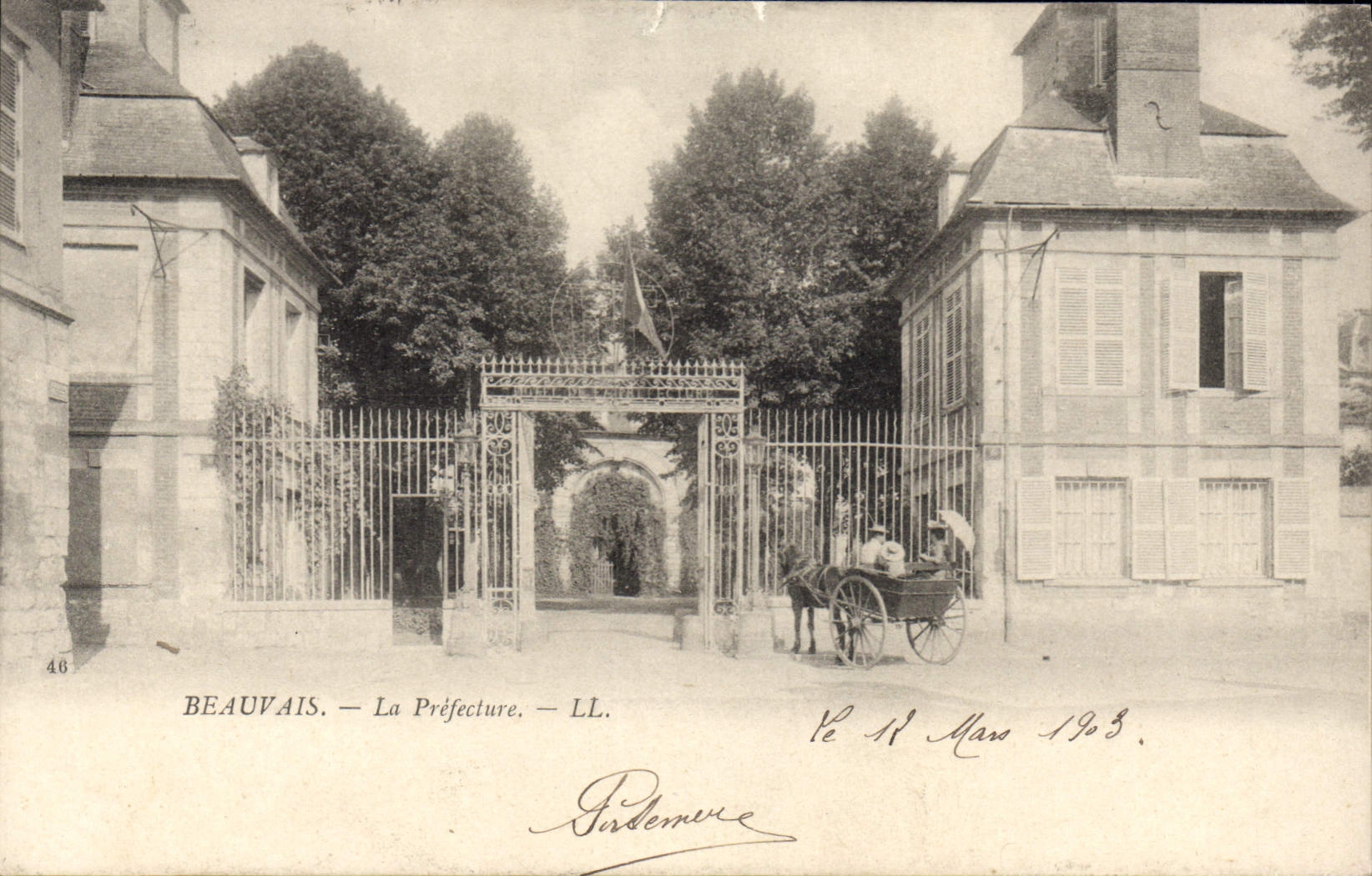 CPA Beauvais La Prefecture 
