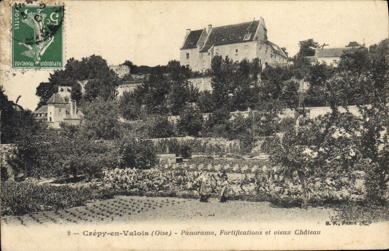 CPA Crepy en Valois Oise Panorama Fortifications et vieux Chateau