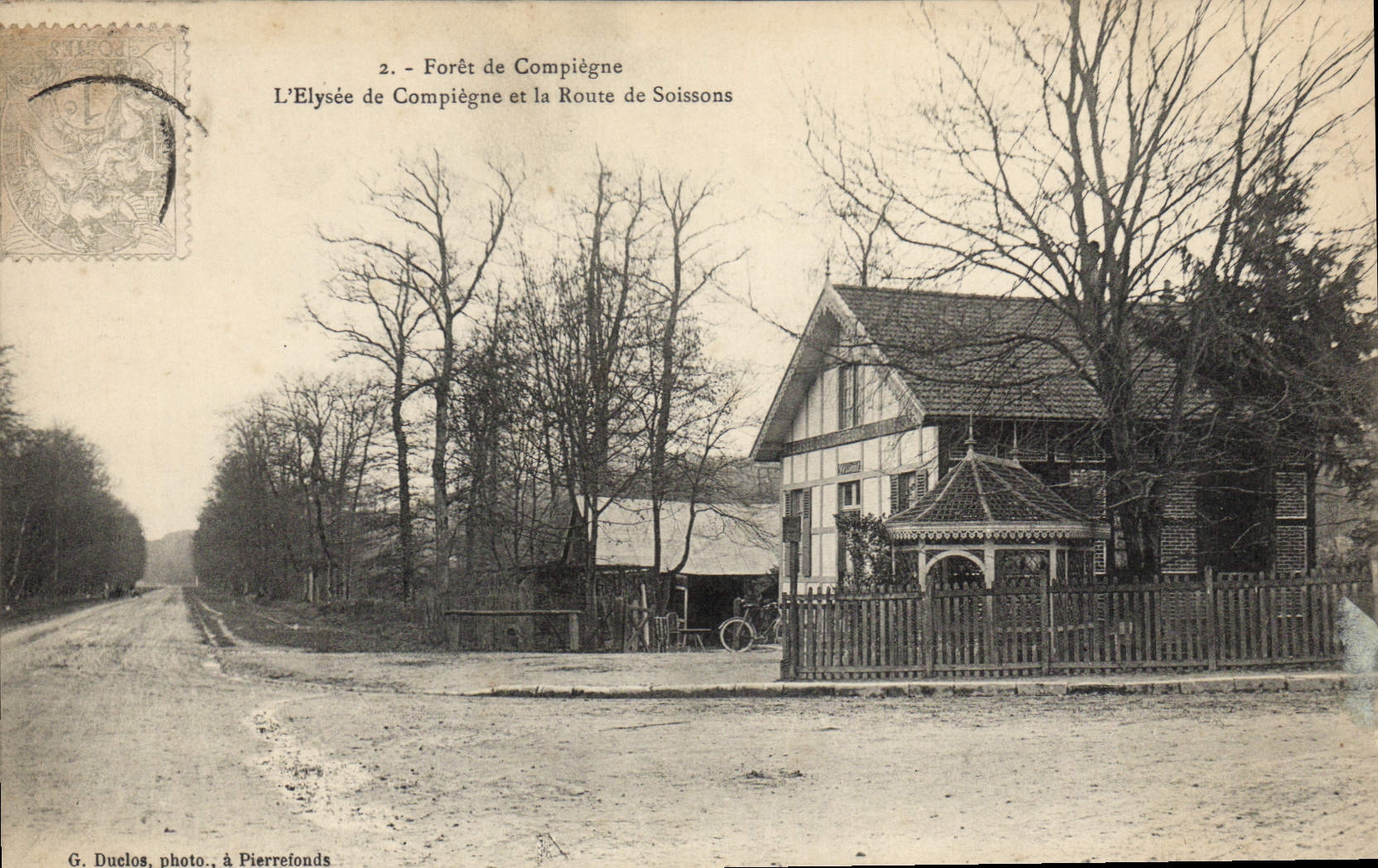 CPA Foret de Compiegne L'Elysee de Compiegne et la Route de Soissons 