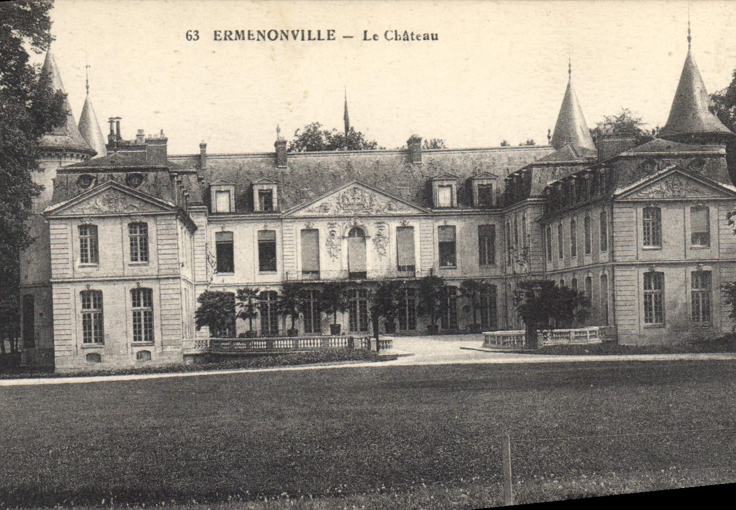CPA Ermenonville Le Chateau 