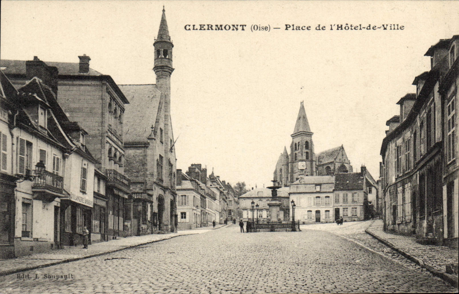 CPA Clermont Oise Place de l'Hotel de Ville 