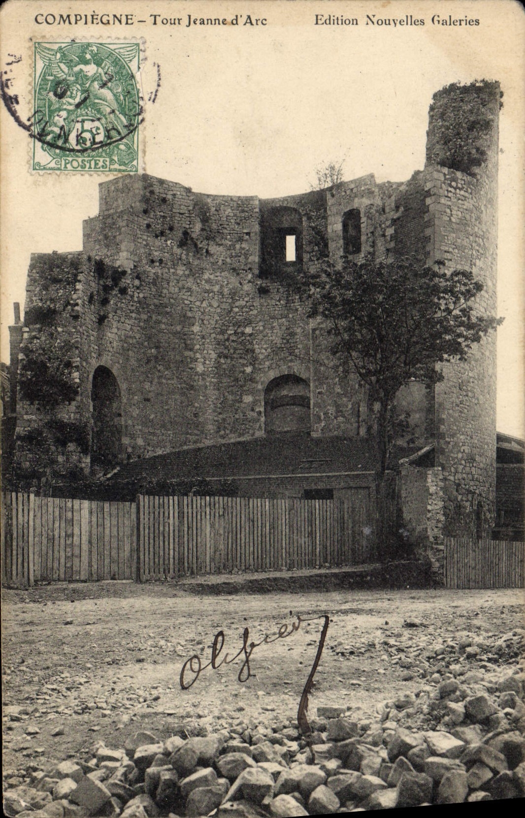 CPA Compiegne Tour Jeanne d'Arc 