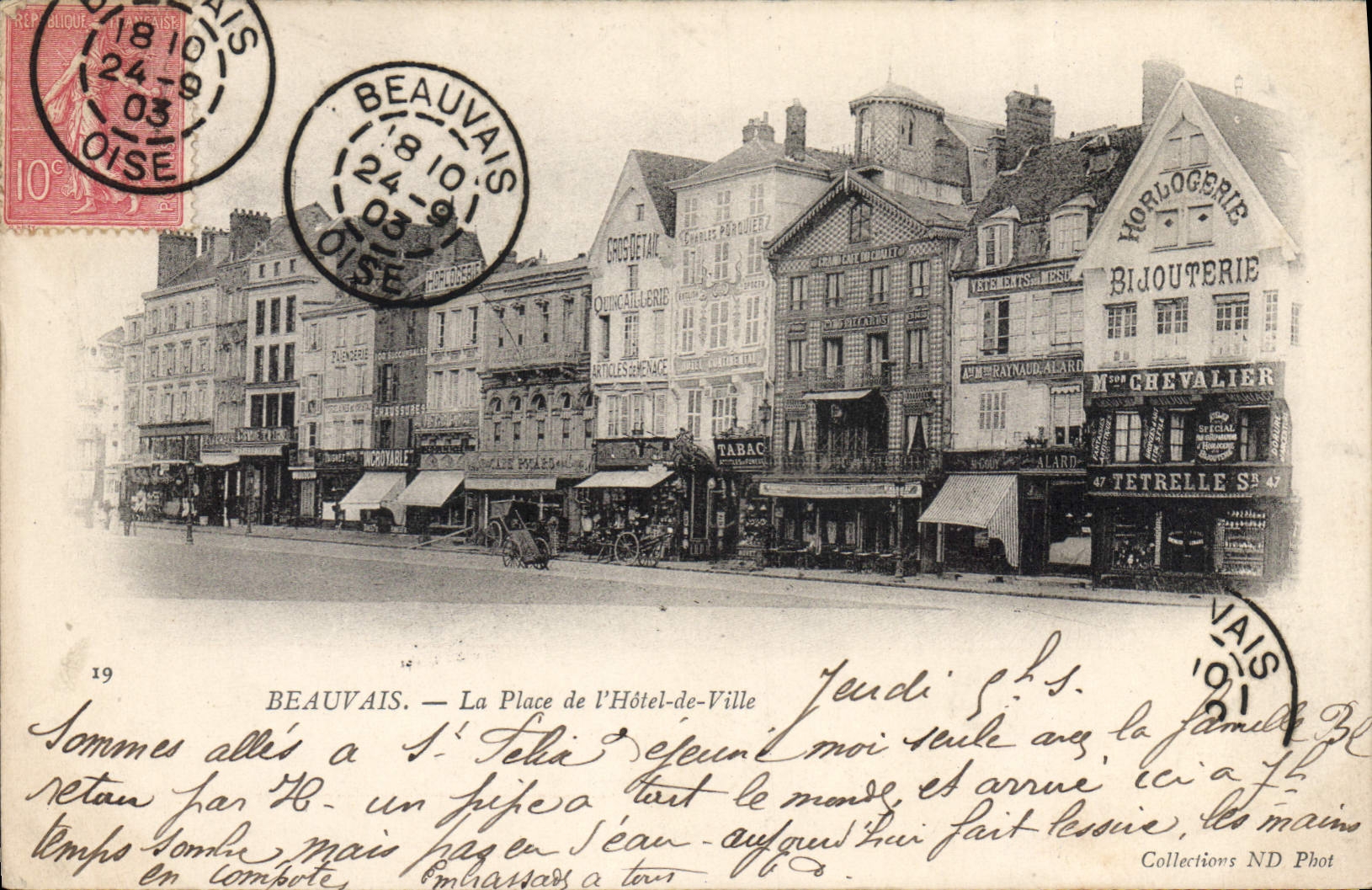 CPA Beauvais La place de l'Hotel de Ville 
