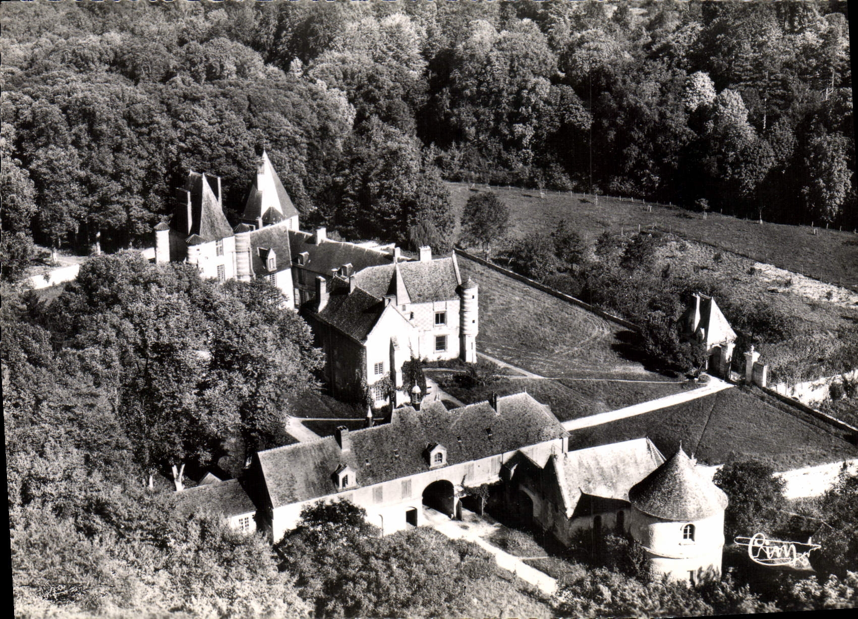 CPSM Chateau d'alincourt Oise XIV XVI XVIII s Vue aerienne