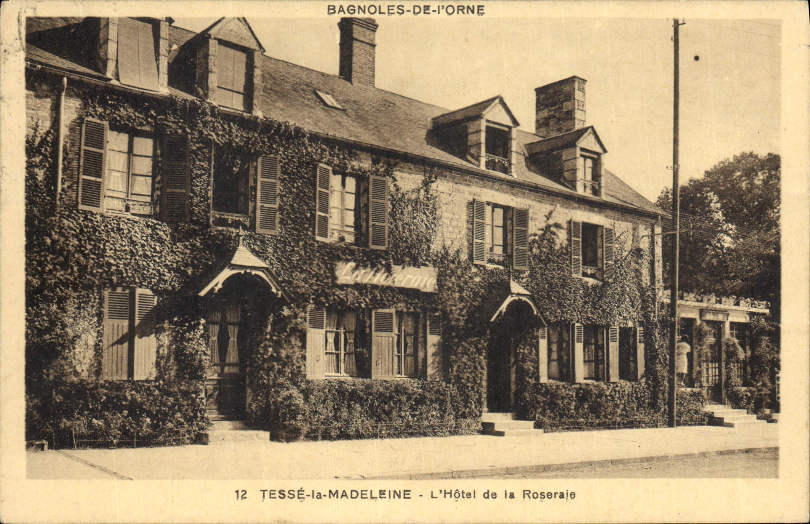 CPA Nagmoles de l'Orne Tesse la Madeleine l'hotel de la Roserale