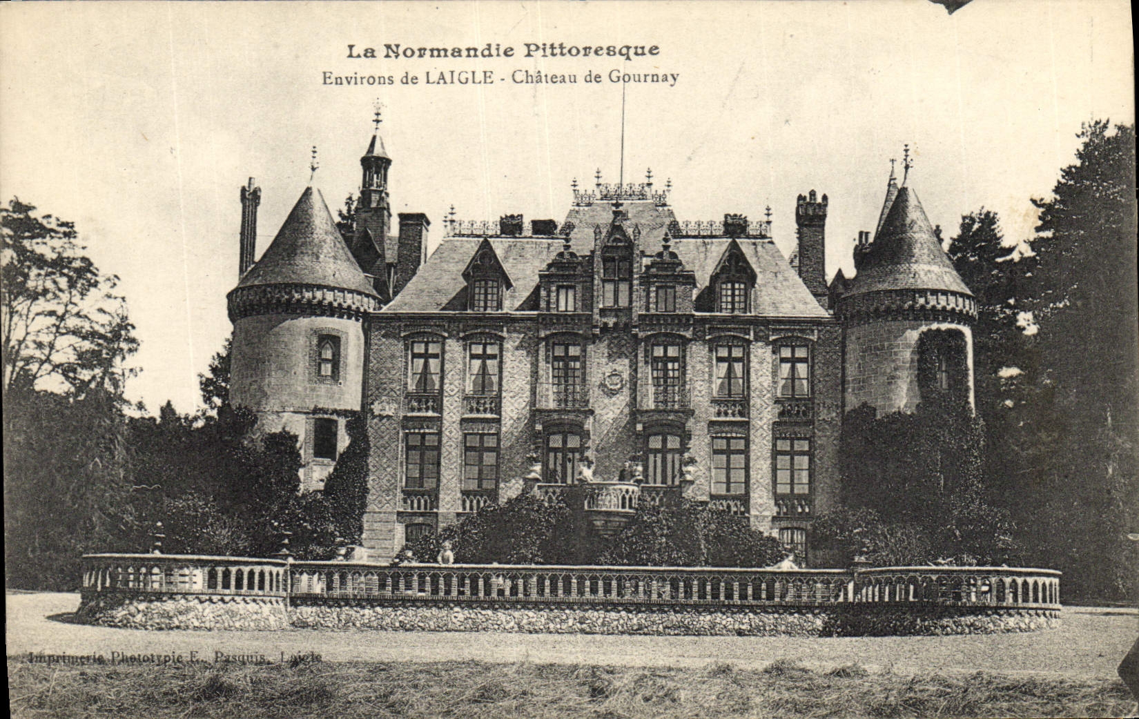 CPA La Normandie pittoresque environs de L'aigle chateau de Gournay
