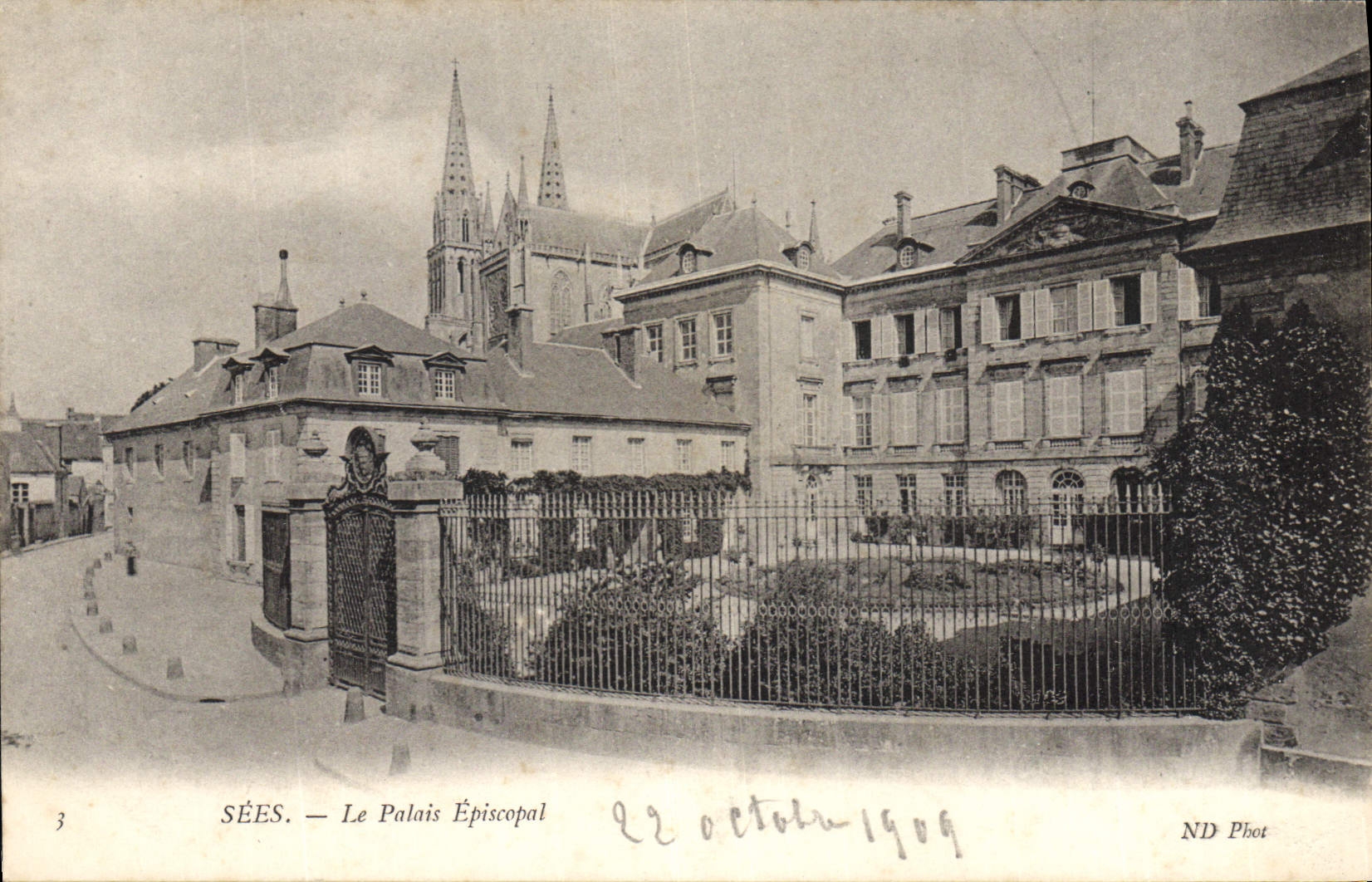 CPA Sees le palais Episcopal 