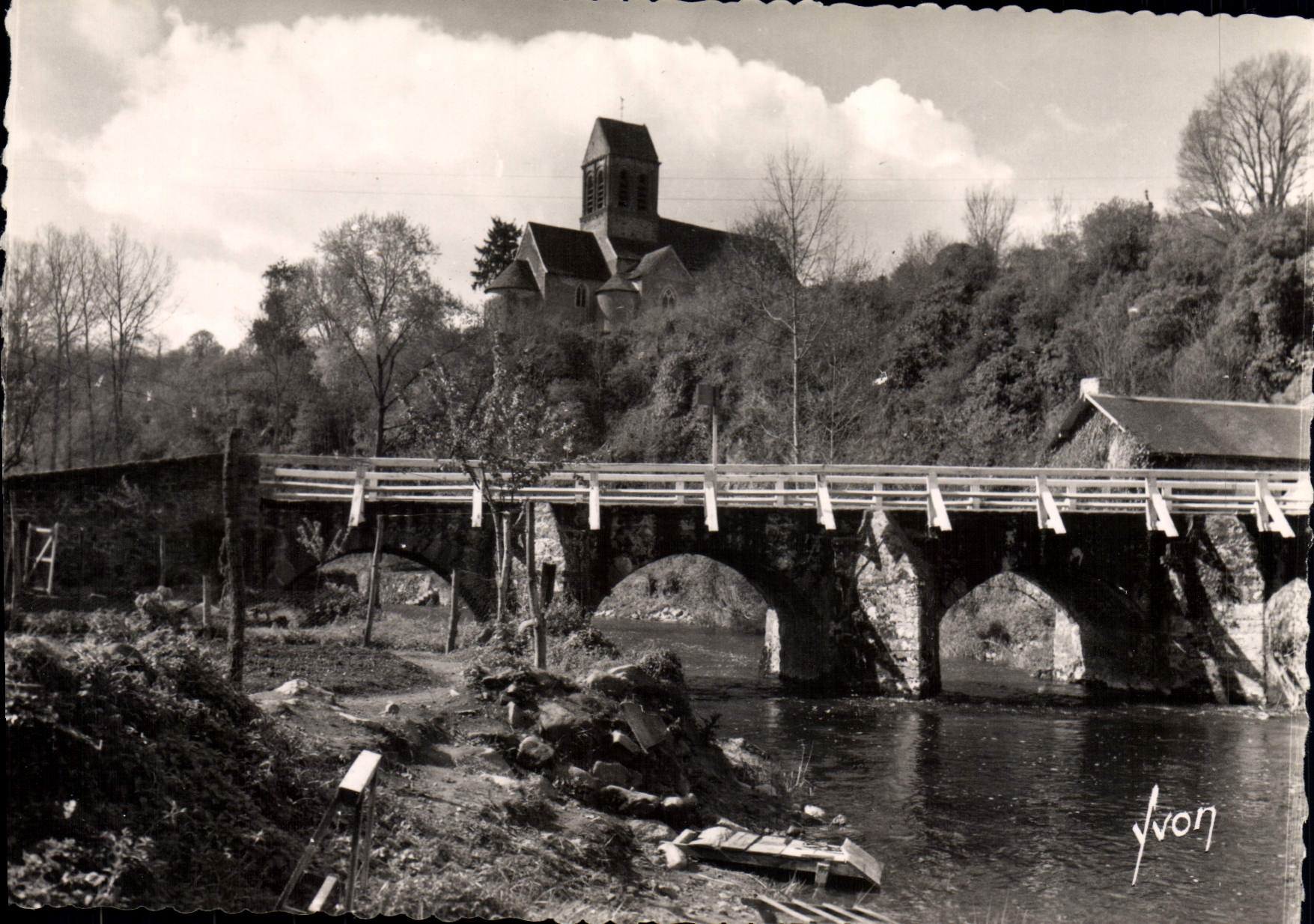 CPSM En Normandie Saint Cenerie le Gerei Orne Pittoresque village sur la Sarthe
