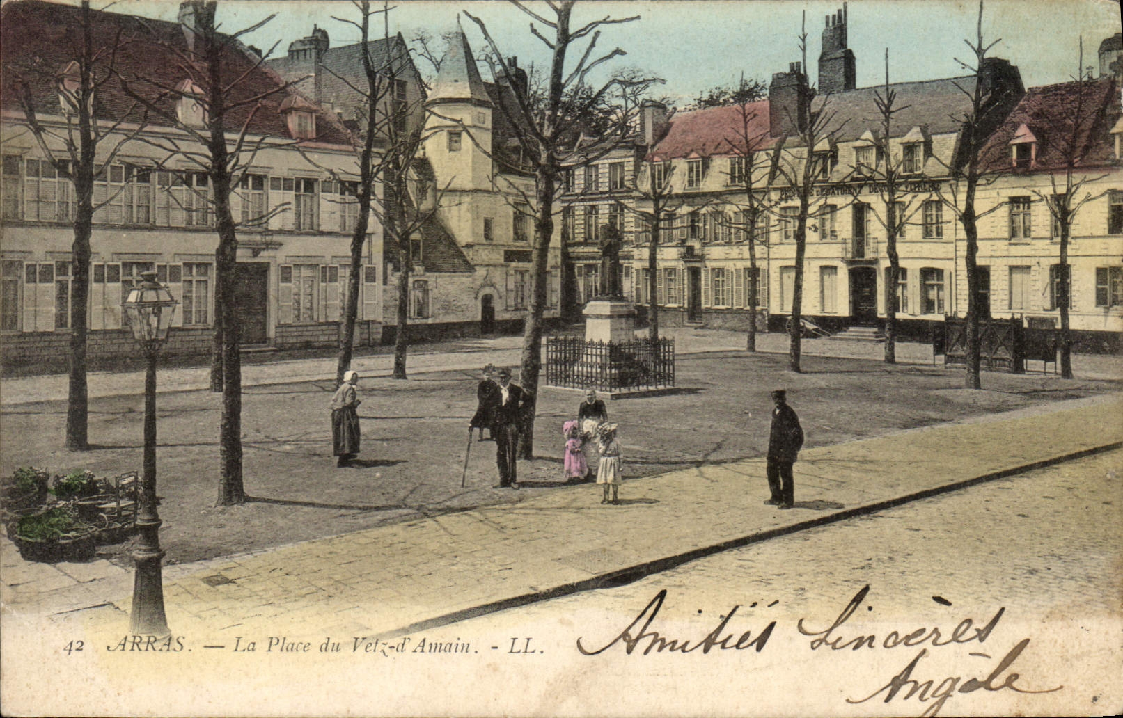 CPA Arras La Place du Vetz d'Amain 