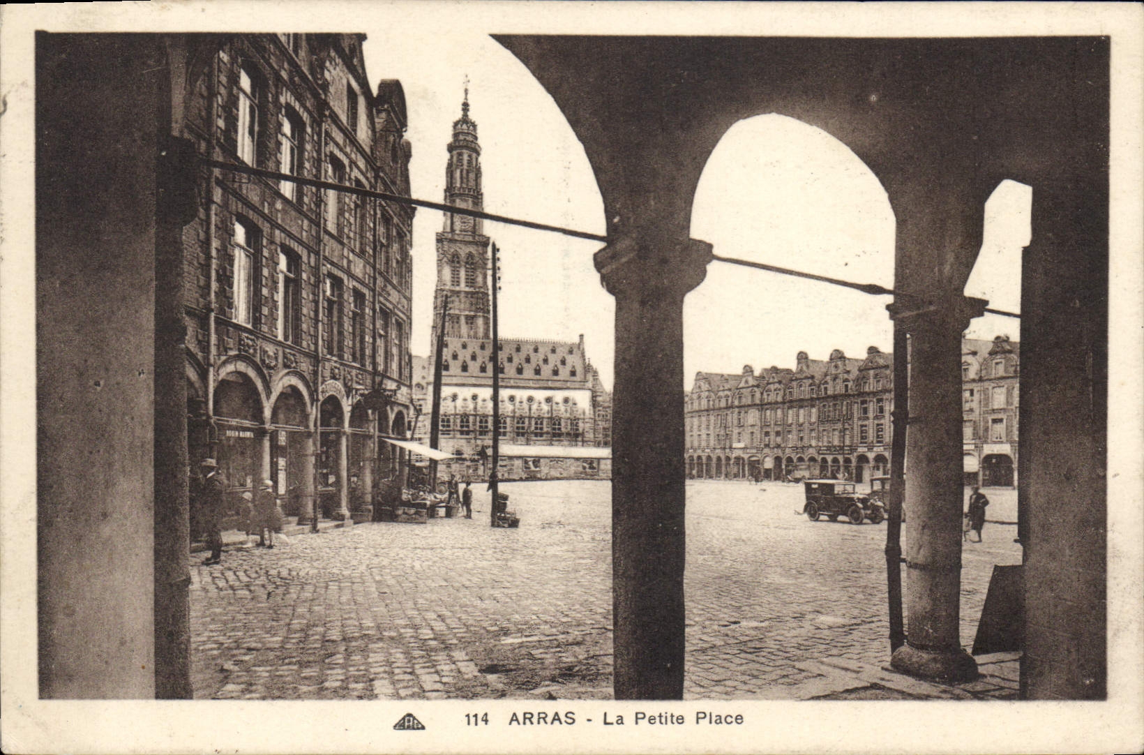 CPA Arras La Petite Place 