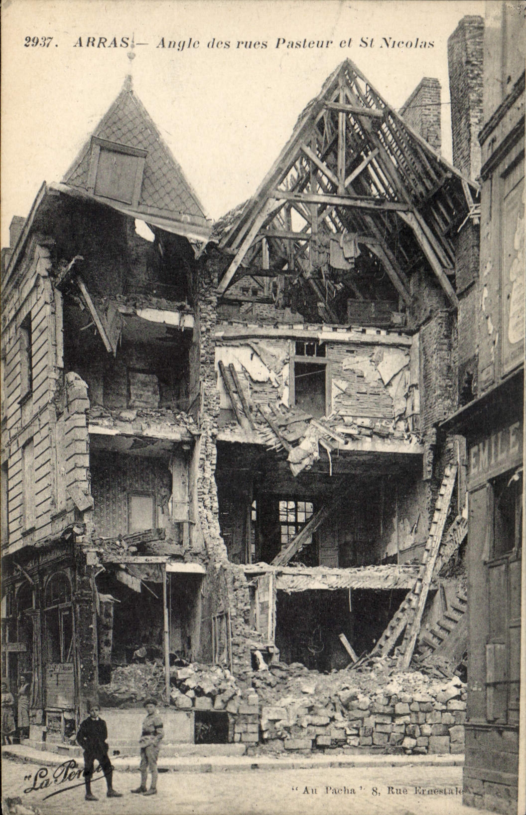CPA Arras Angle des Rues Pasteur et St Nicolas